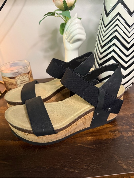 Crown Vintage Shoes - Crown Vintage Platform Wedge Sandals